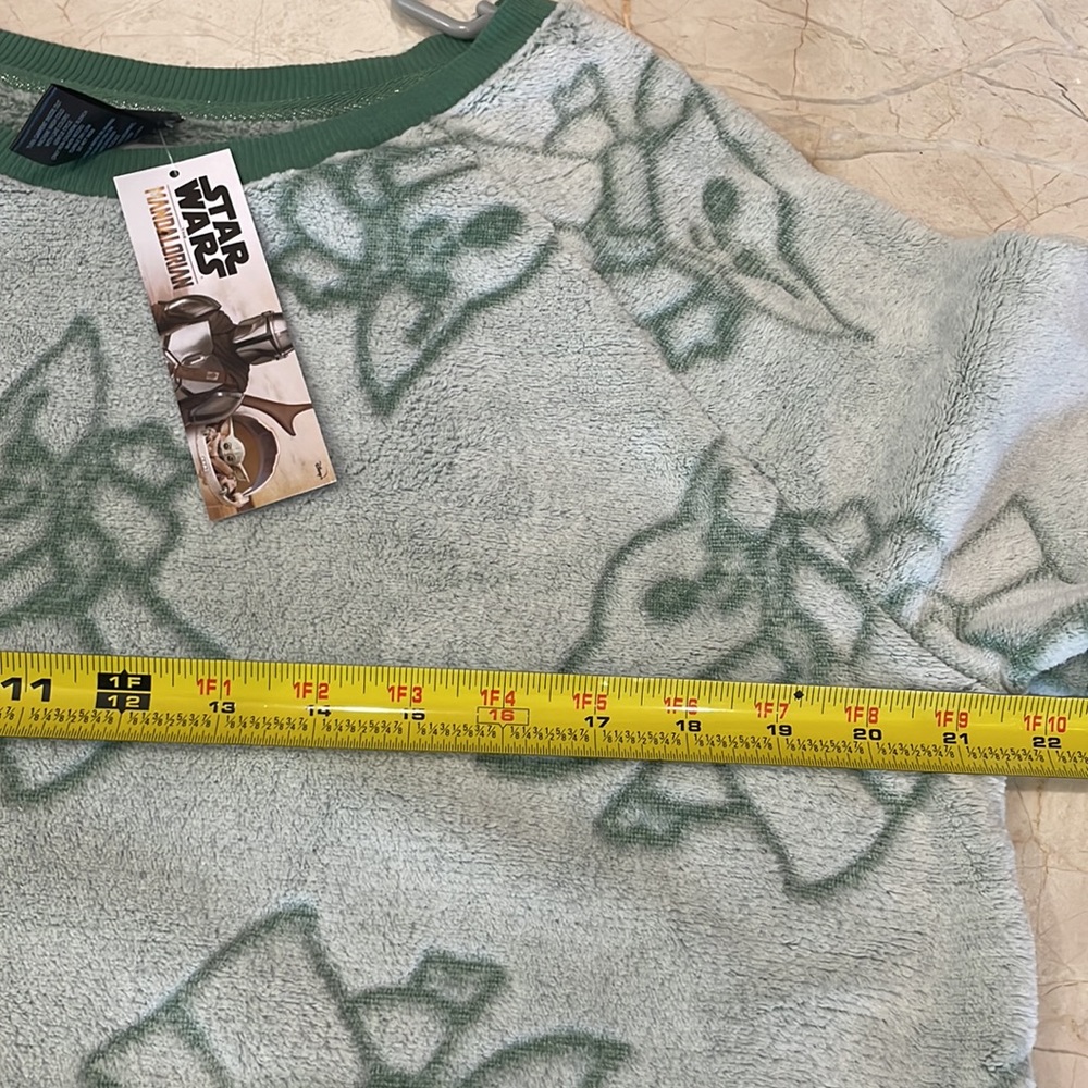 Star Wars Mandalorian fleece cozy loungewear sleepwear top - Picture 7 of 8